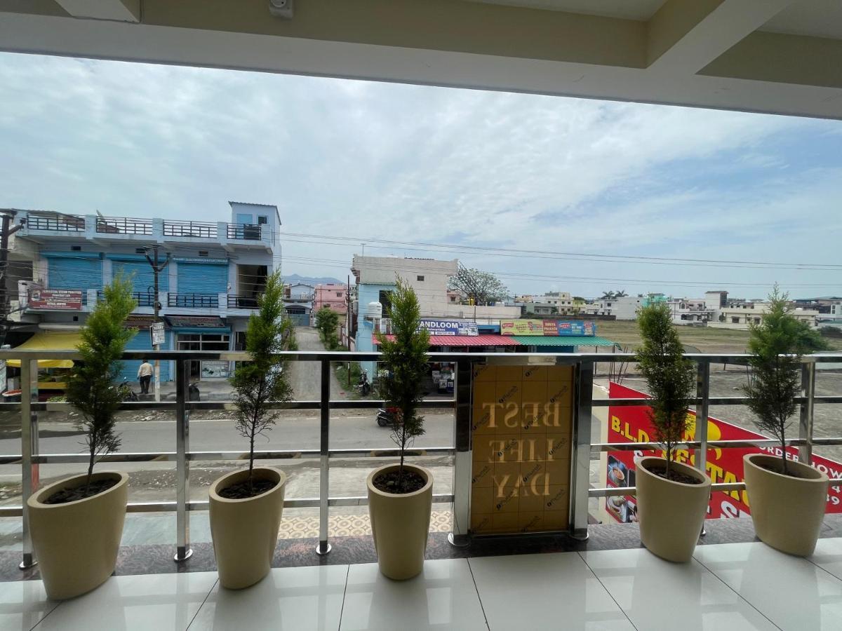 דהראדון Bld Restaurant And Home Stay מראה חיצוני תמונה
