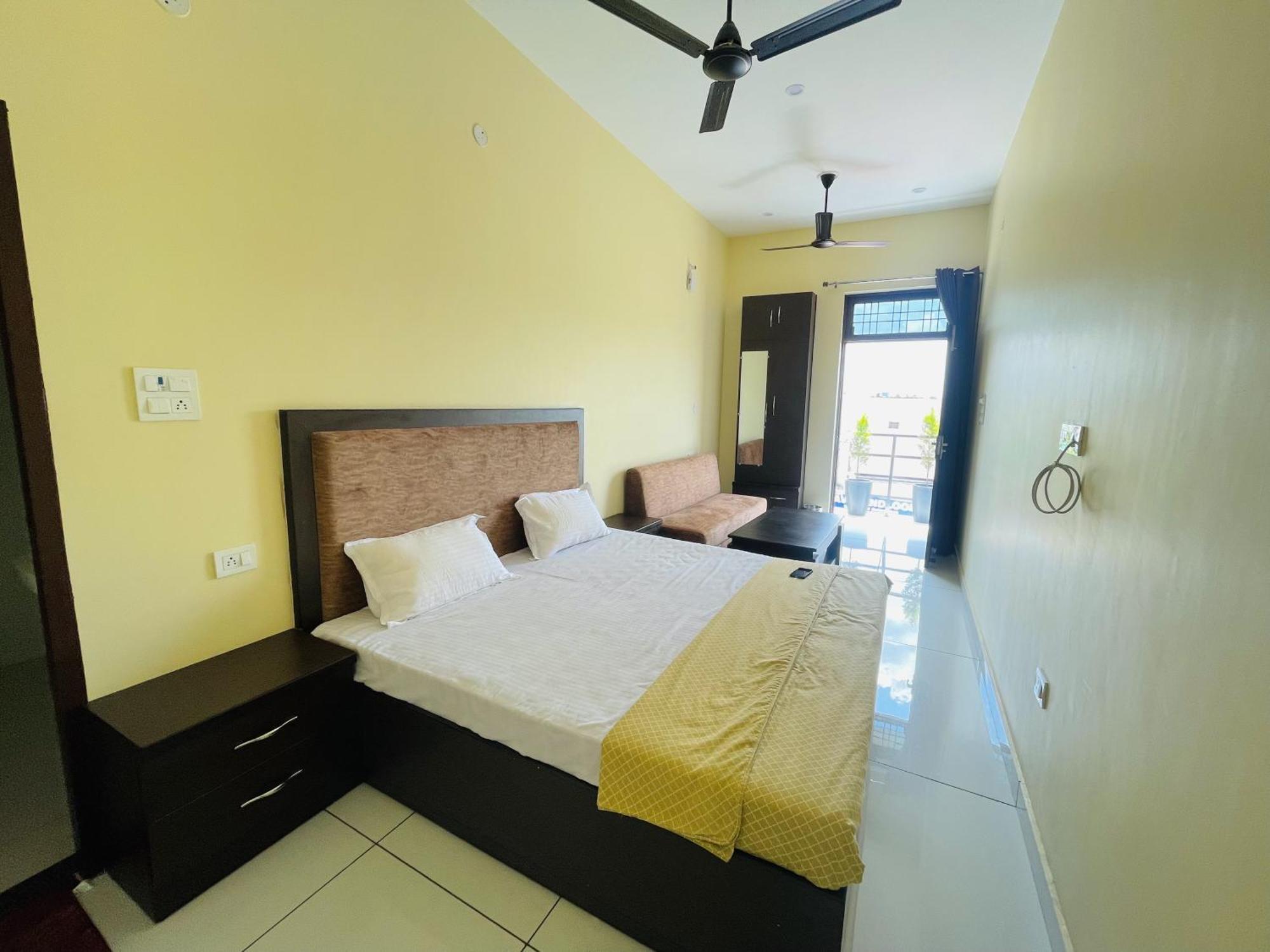 דהראדון Bld Restaurant And Home Stay מראה חיצוני תמונה