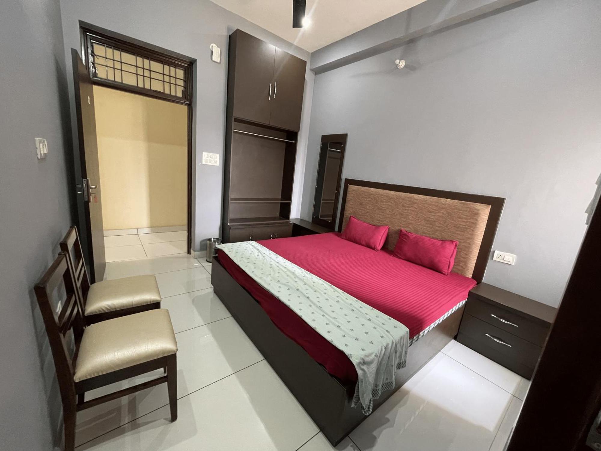 דהראדון Bld Restaurant And Home Stay מראה חיצוני תמונה